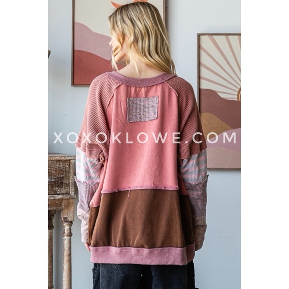Oli & Hali All In The Cuff Mixed Print Washed Pullover in Pink Berry - Picture 4 of 10